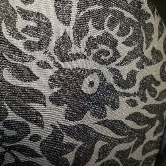 Lululemon Leggings Womens Size 2 Gray Charcoal Solid /‎ Floral Design Pre-Owned - Picture 2 of 12